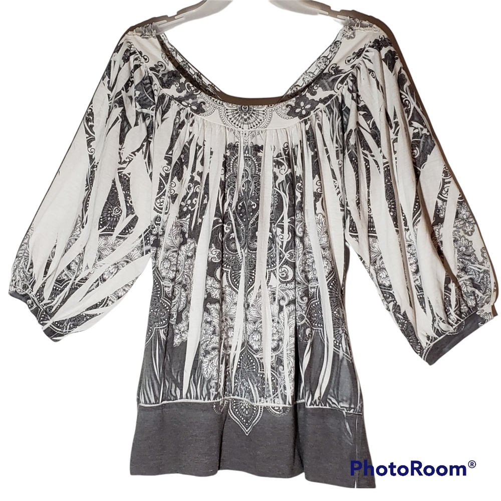 Design Works women's XL geometric laced back long sleeves pullover blouse. 476